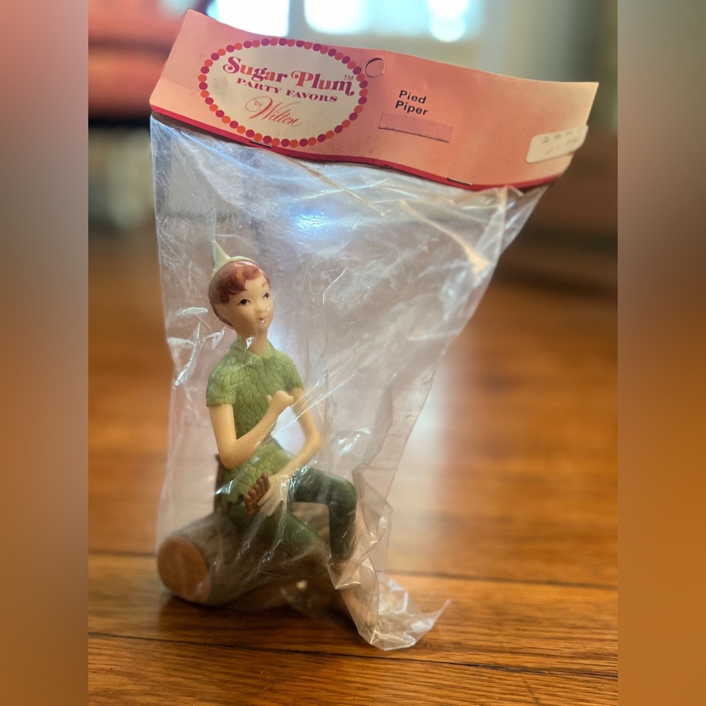 Vintage Wilton Sugar Plum Party Favors Cake Topper - Pied Piper